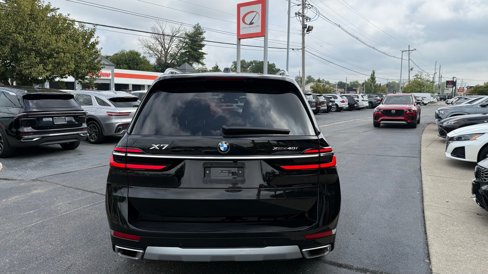 Used 2025 BMW X7 xDrive40i image 9