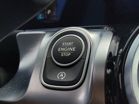 Certified 2025 Mercedes-Benz GLB 250 image 30