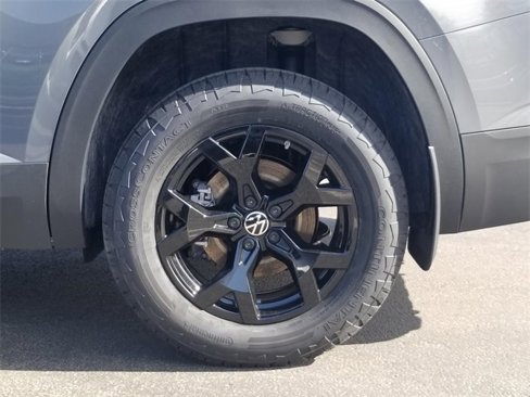 New 2025 Volkswagen Atlas Peak Edition SE image 12