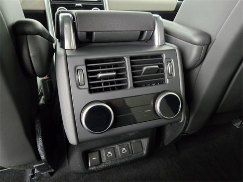 Certified 2024 Land Rover Discovery Dynamic SE image 13