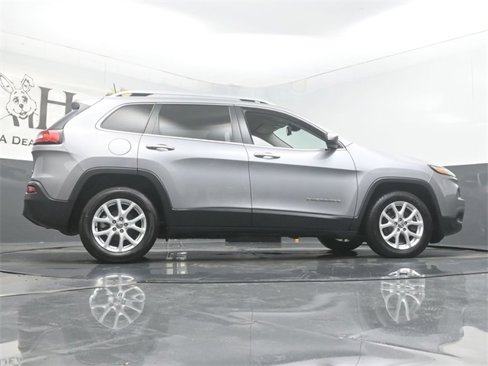 Used 2018 Jeep Cherokee Latitude Plus image 53