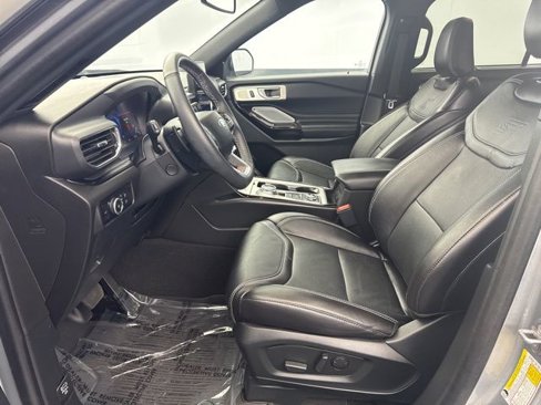 Used 2024 Ford Explorer ST w/ Technology Package image 12