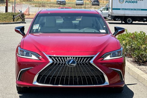 New 2025 Lexus ES 300h w/ Premium Package image 9