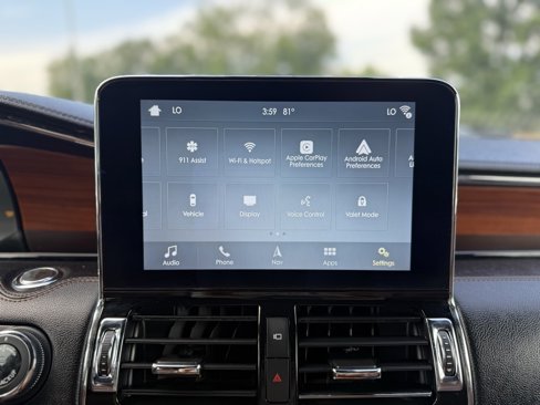 Used 2019 Lincoln Navigator Reserve image 32