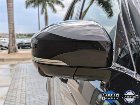 Certified 2024 Land Rover Discovery Metropolitan Edition image 11