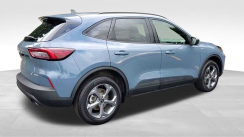 Used 2025 Ford Escape ST-Line image 8