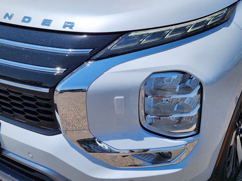 New 2025 Mitsubishi Outlander SE image 5