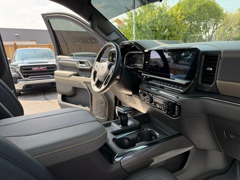 Used 2025 Chevrolet Silverado 1500 ZR2 w/ Technology Package image 14