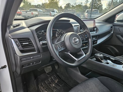 Used 2024 Nissan Rogue SV image 11