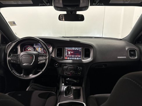 Used 2023 Dodge Charger SXT image 2