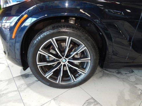 Used 2025 BMW X6 xDrive40i image 12