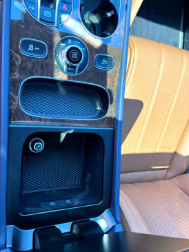 Used 2023 Bentley Bentayga image 41