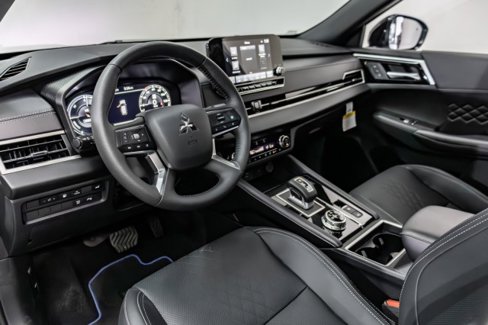 New 2025 Mitsubishi Outlander SEL Black Edition image 6