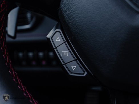 Used 2021 Lamborghini Huracan EVO image 27