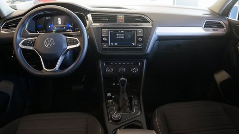 Used 2024 Volkswagen Tiguan S image 11