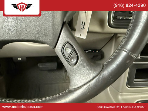 Used 2004 Chevrolet Silverado 2500 LT w/ Heavy-Duty Power Package image 23