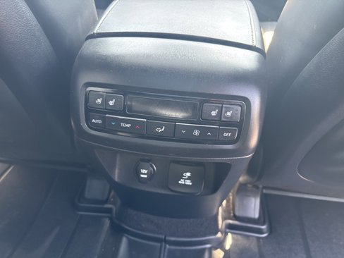 Used 2021 Hyundai Palisade Calligraphy w/ Winter Package image 12