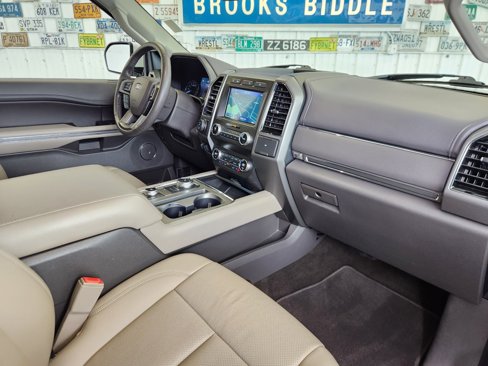 Used 2020 Ford Expedition XLT w/ Equipment Group 202A image 2