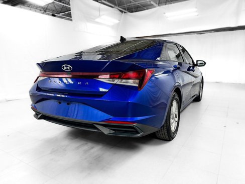 Used 2021 Hyundai Elantra SE image 6
