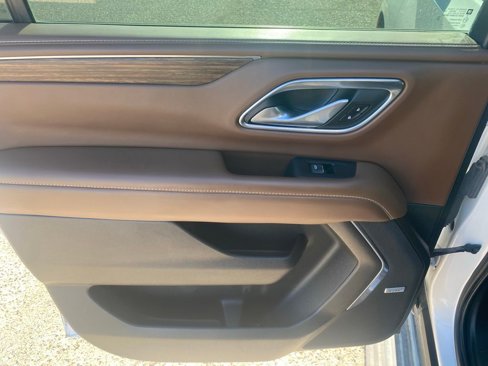 Used 2022 Chevrolet Suburban High Country image 25