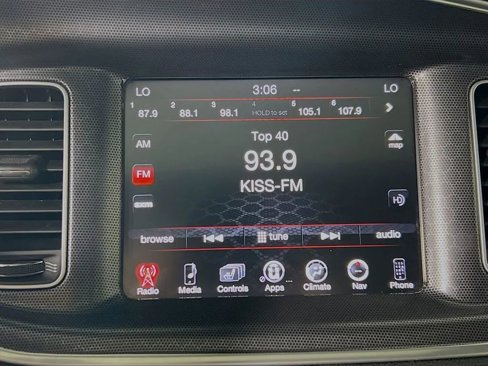 Used 2015 Dodge Charger SXT w/ Plus Group image 16