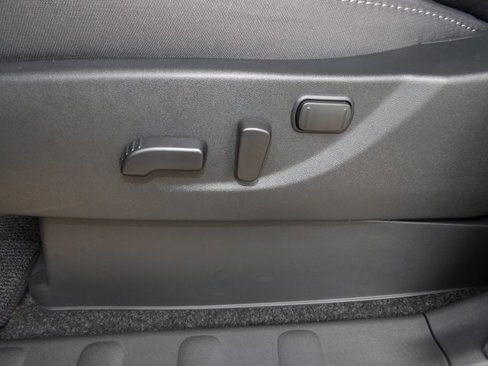 Certified 2025 Nissan Frontier SV image 20