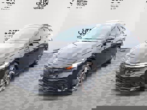 New 2025 Hyundai Elantra Sport image 3