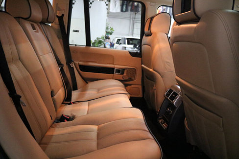 Used 2010 Land Rover Range Rover HSE LUX image 42