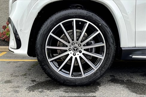 New 2026 Mercedes-Benz GLS 580 4MATIC image 12