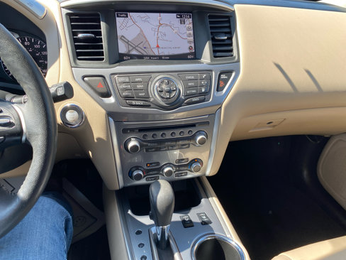 Used 2020 Nissan Pathfinder SL image 26