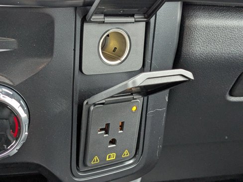 New 2026 Ford F250 Lariat w/ Black Appearance Package image 29