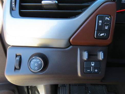 Used 2015 Chevrolet Tahoe LTZ image 20