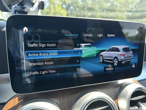 Used 2020 Mercedes-Benz GLC 300 4MATIC image 37