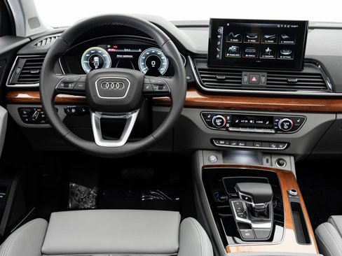 Used 2024 Audi Q5 e Premium Plus image 15