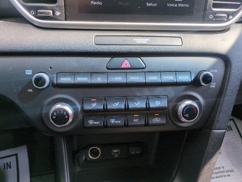 Used 2022 Kia Sportage LX image 23
