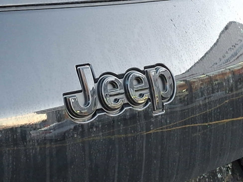New 2025 Jeep Grand Cherokee L Limited w/ Black Appearance Package image 17