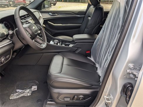 New 2025 Jeep Grand Cherokee L Limited image 6