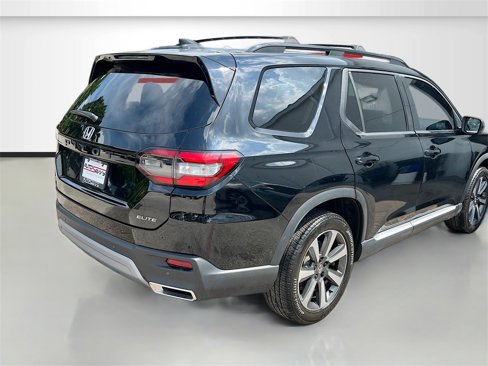 Used 2024 Honda Pilot Elite image 7