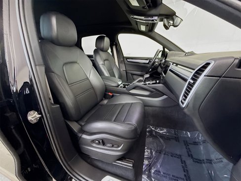 Certified 2022 Porsche Cayenne S Platinum image 22