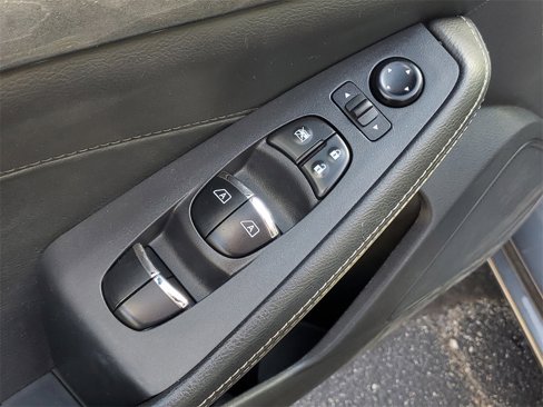 Used 2021 Nissan Maxima Platinum image 14