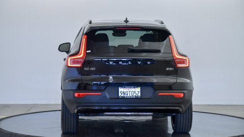Certified 2025 Volvo XC40 B5 Plus w/ Climate Package image 3