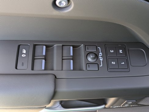 New 2026 Land Rover Defender 110 S image 20