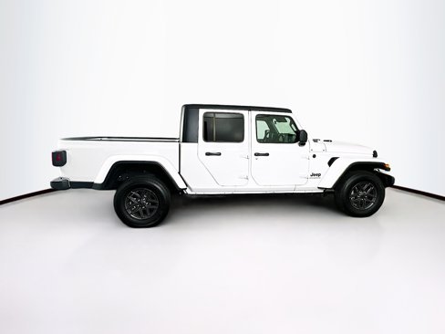 Used 2024 Jeep Gladiator Sport image 10