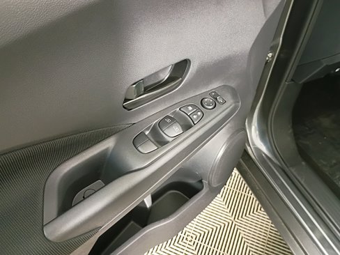 New 2025 Nissan Kicks Play S image 27