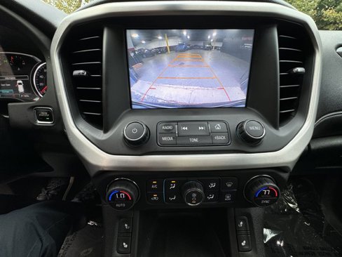Used 2017 GMC Acadia SLT image 10