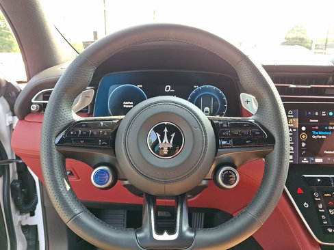 New 2025 Maserati Grecale Modena image 16