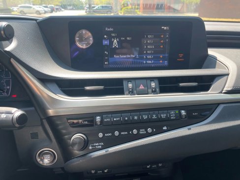 Used 2020 Lexus ES 350 w/ Premium Package image 18