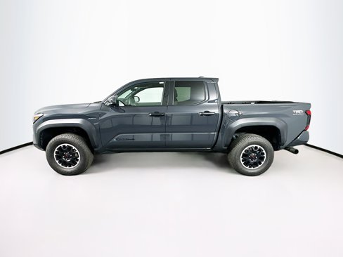 Used 2025 Toyota Tacoma TRD Off-Road image 4