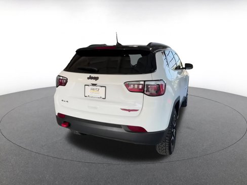 Used 2025 Jeep Compass Trailhawk image 12