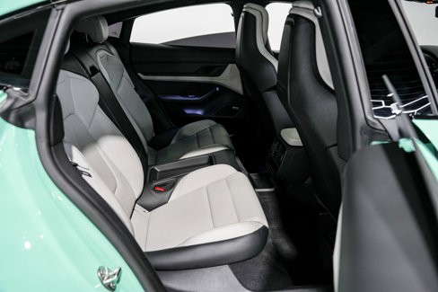 Used 2022 Porsche Taycan 4S image 32